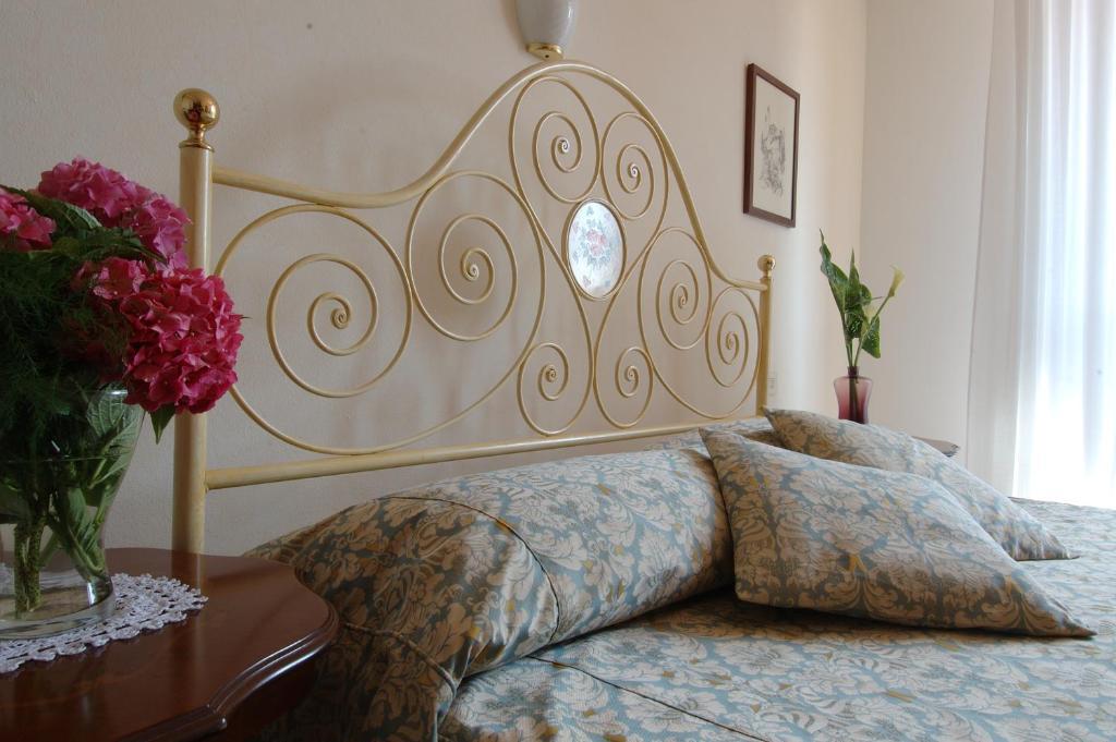 סן ג'ימיניאנו Hotel San Michele חדר תמונה